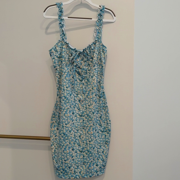 SHEIN Dresses & Skirts - SHEIN Body Con Floral Dress - Size S